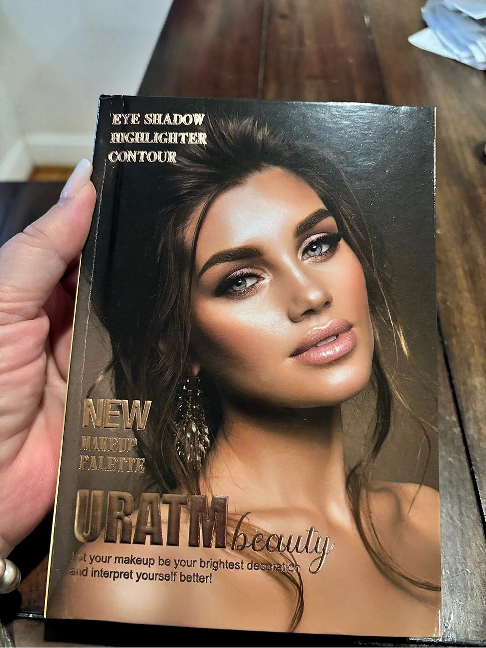 URBAN beauty Make-Up Book 24-Color Makeup Book Palette